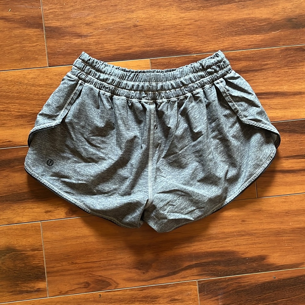Lululemon Hotty Hot Shorts Grey Size 6 - Picture 3 of 6